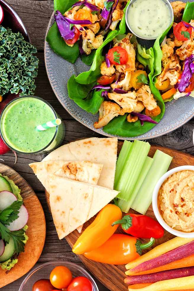 Tavola imbandita buffet verdure